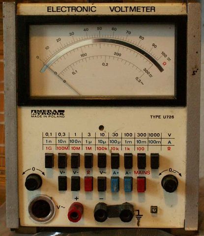ELECTRONIC VOLTMETER U726